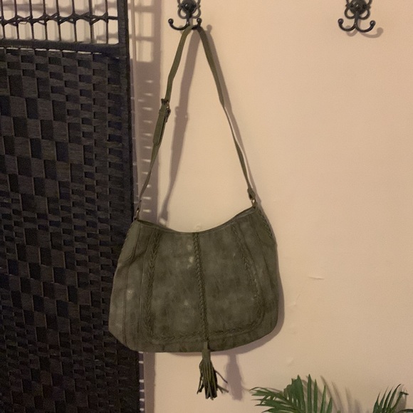 Steve Madden green bag. Strap is adjustable - Picture 2 of 2